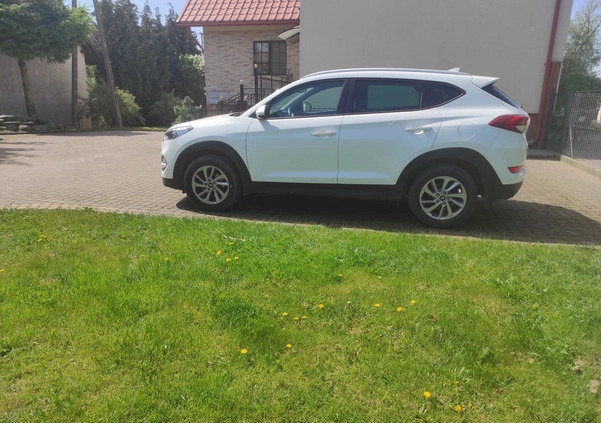 Hyundai Tucson cena 67500 przebieg: 122400, rok produkcji 2016 z Biała Piska małe 67